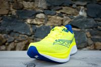 Vue 3/4 avant, Saucony Endorphin Speed 5