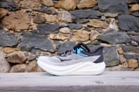 Hoka Rocket X 3, vue latérale