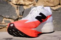Vua avant / New Balance FuelCell SC Elite 5