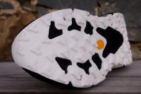 Les crampons en Vibram des Hoka SpeedGoat 7