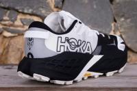 La Hoka SpeedGoat 7 de 3 quarts arrière